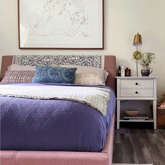 100% French Linen Floral Hand Embroidered Tablecloth White and Pink Clematis - Picture 10 of 10